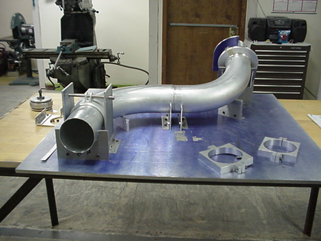 In-flight refueling duct